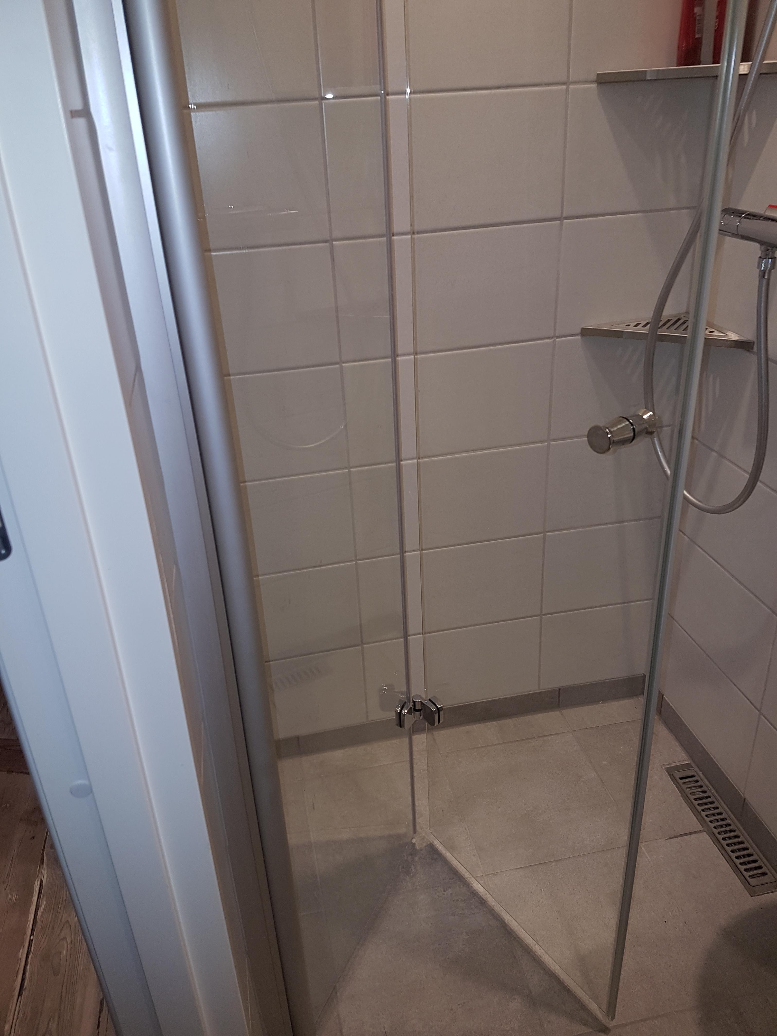 Find de bedste hÃ¥ndværkere med anmeld hÃ¥ndværkers portal Badeværelse 2m2