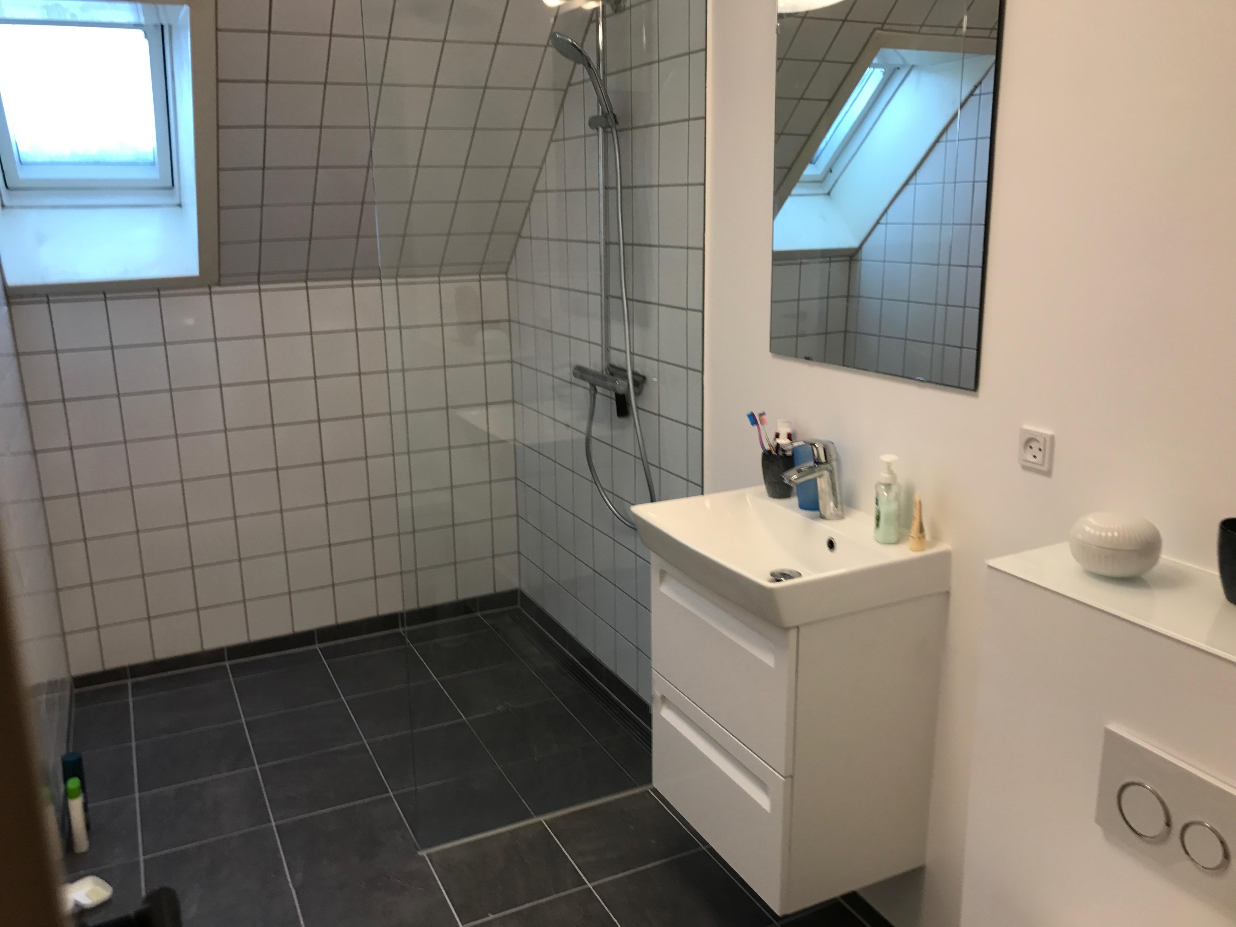 Find de bedste hÃ¥ndværkere med anmeld hÃ¥ndværkers portal Badeværelse 2m2